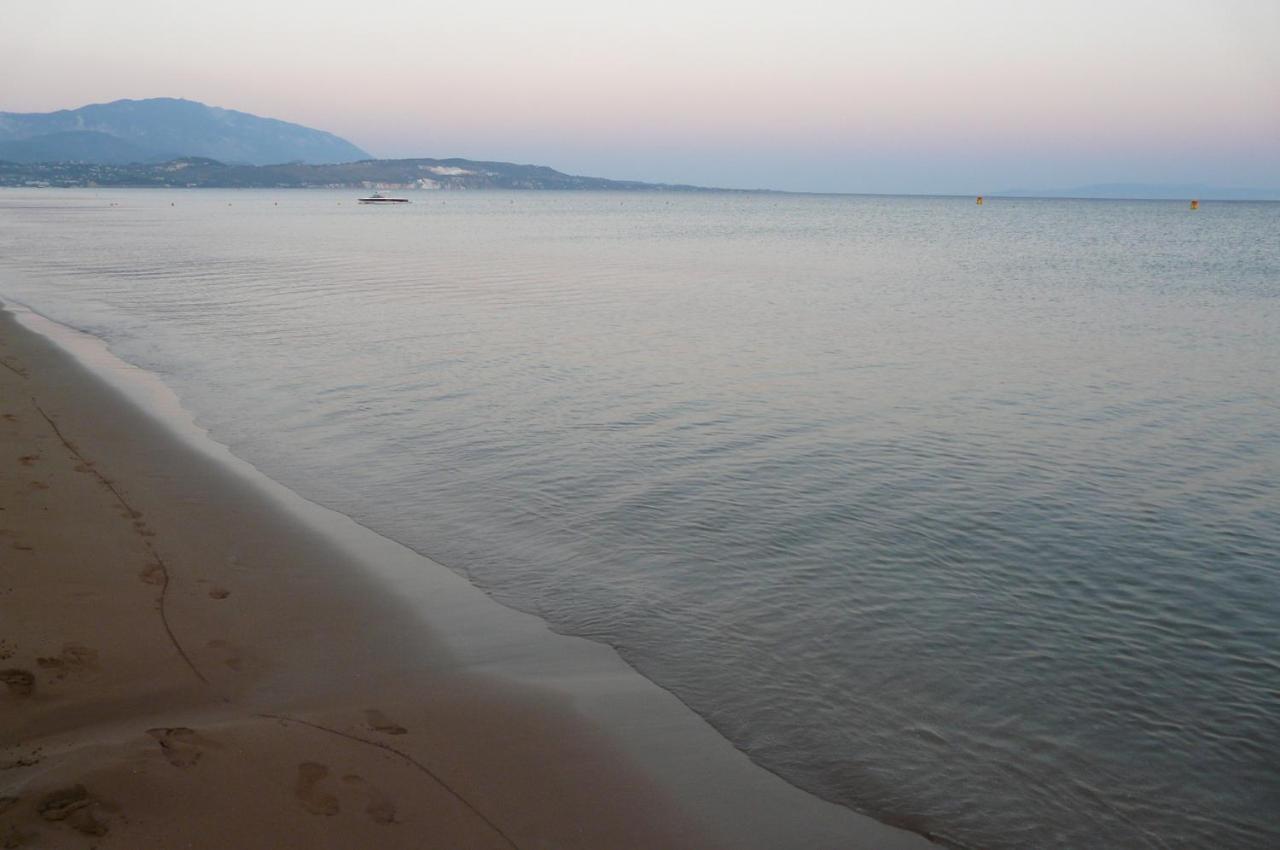 Villa Emmanouela Xi Beach Buitenkant foto